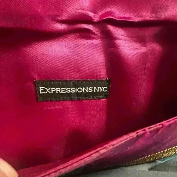 ExpressionsNYC clutch. Pick with gold beads. Good condition pink sink inside - Picture 5 of 8
